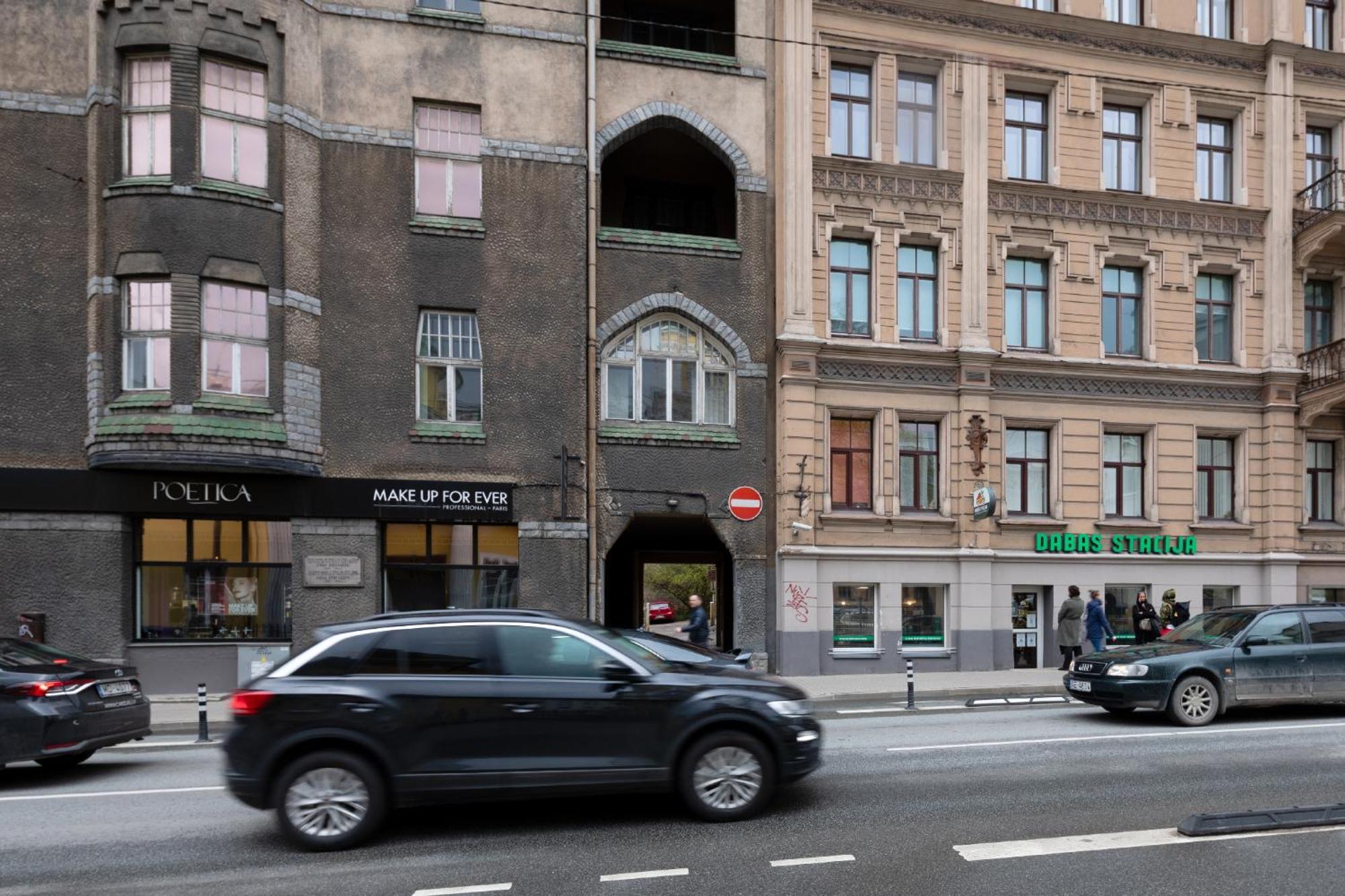 Brivibas Yard Apartment With Parking In City Center Рига Екстер'єр фото