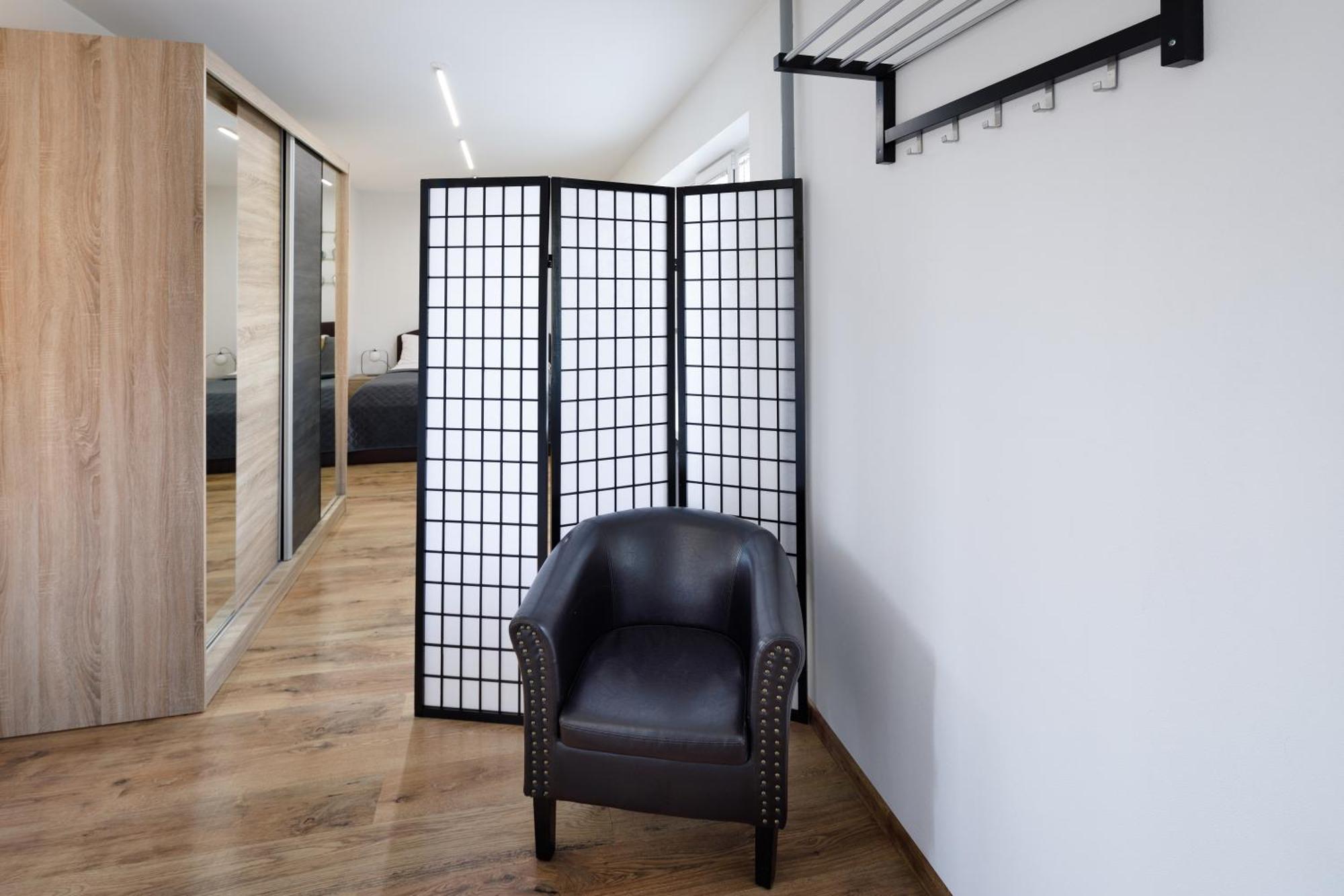 Brivibas Yard Apartment With Parking In City Center Рига Екстер'єр фото